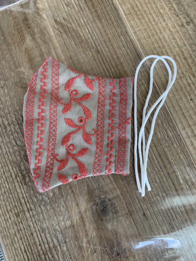 刺繍ガーゼマスクの画像1枚目