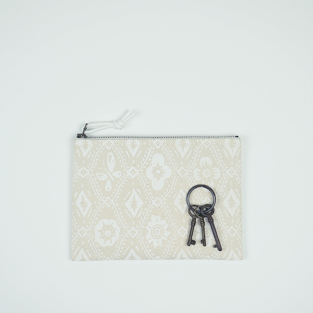 pouch 155F アイボリー×白の画像1枚目