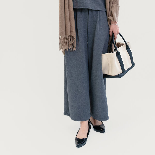 ●冬素材SALE・15％OFF● +3℃発熱で暖か 上質ワイドパンツ フォーマルOK グレー／デニム色 ●FIONA●