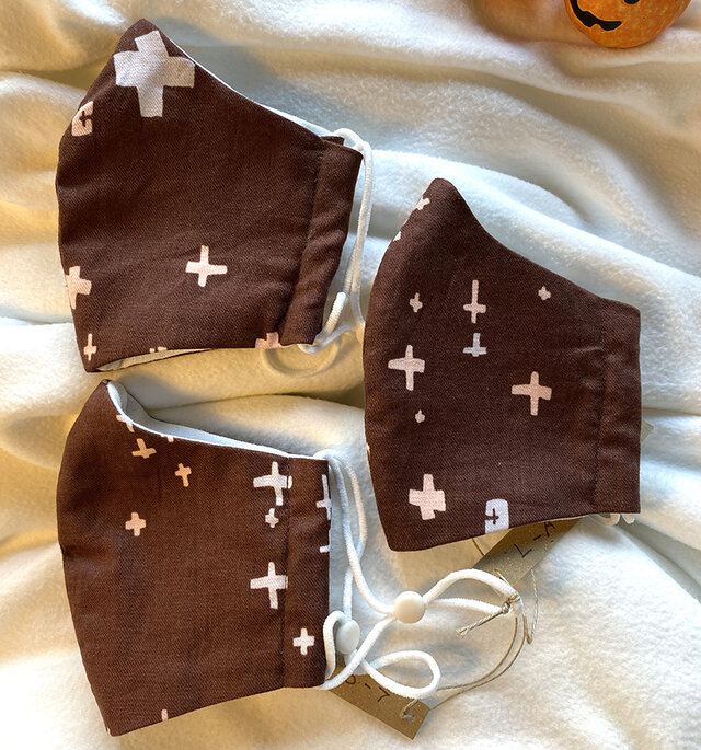 SALE  コドモLサイズ「散りばめられたクロス」