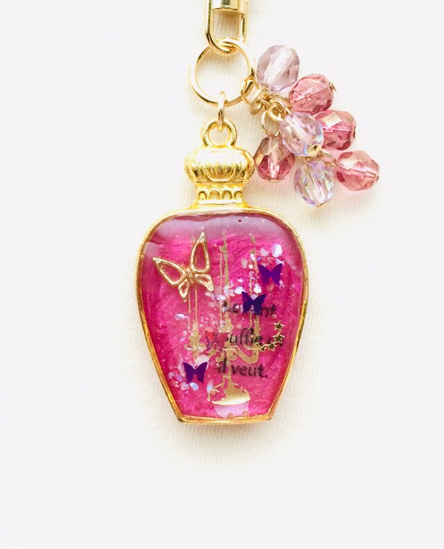 香水瓶キーホルダー 蝶 （紅の晩餐）