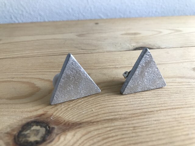 アルミイヤリング さんかく マットの画像1枚目