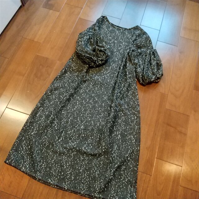 ウールツィードのパフスリーブワンピース