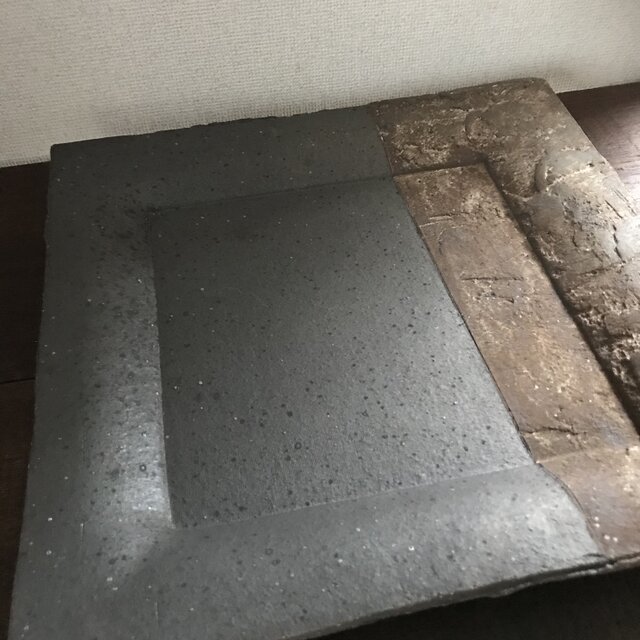 黒釉&泥彩掛け分け角大皿(現品のみ、旧作sale価格)の画像1枚目