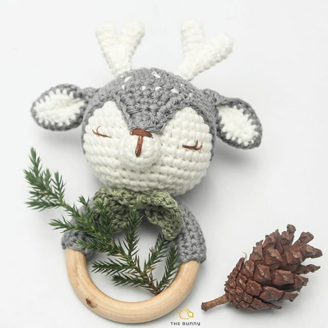 おもちゃ 鹿ちゃん ガラガラ ラトル 0歳 男の子 女の子 編みぐるみ 出産祝い あかちゃん ギフト プレゼントの画像1枚目