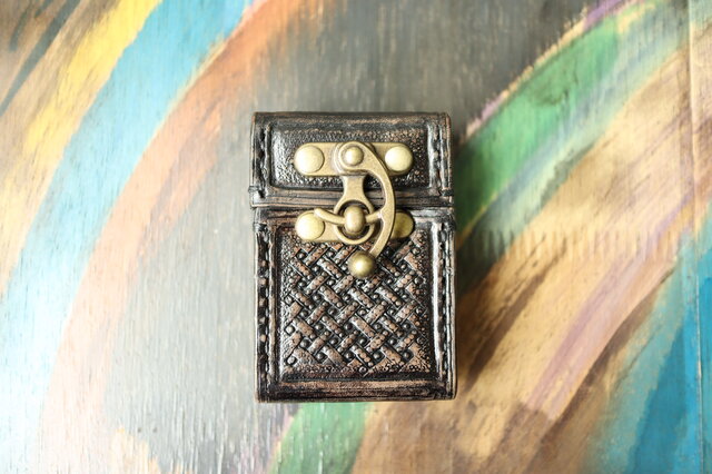 レザーシガレットケース（アンティーク風・ブラック） | iichi 日々の