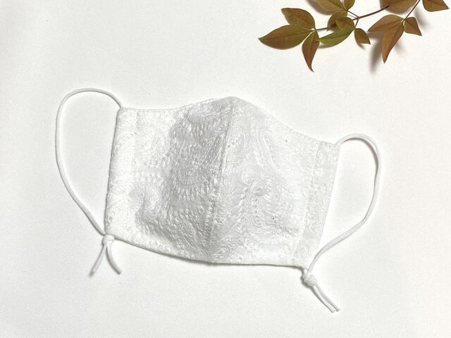 大人用(大きめ)立体マスク コットンレース ペイズリーの画像1枚目