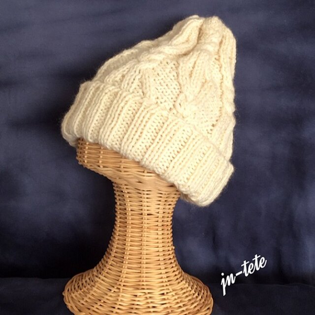かぎ針編み・アラン模様の帽子　グレー