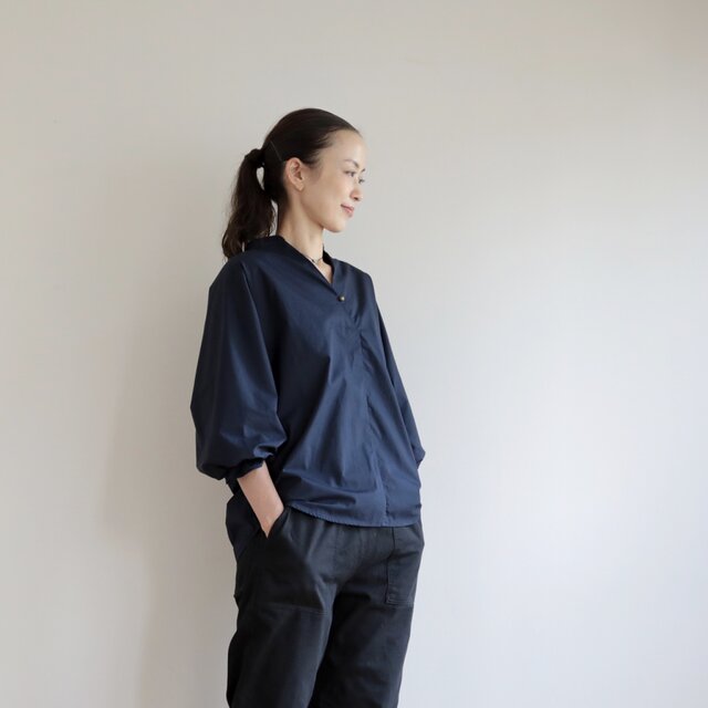 creampuff blouse / deep navyの画像1枚目