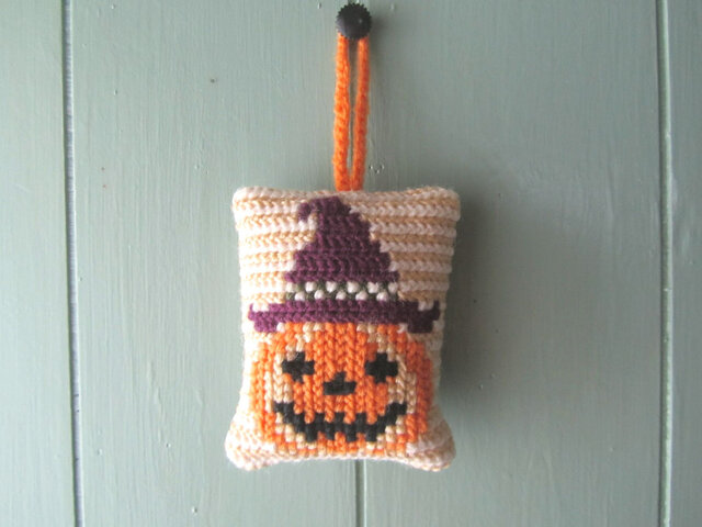 ハロウィン★ ツヴィスト刺繍のジャックランタンオーナメントの画像1枚目