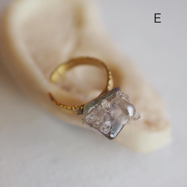 砂糖菓子みたい♪鉱物を感じるガーデンクォーツ ・イヤーカフ（E）