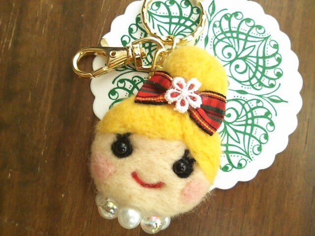 大人気♡オンナノコキーホルダー(おだんご・金髪)の画像1枚目