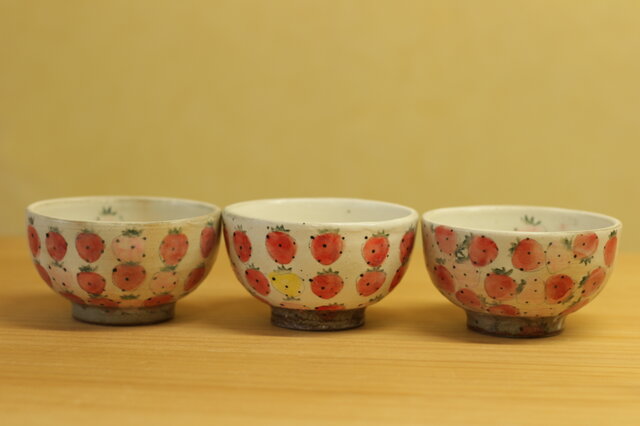 N様オーダー分粉引きいちごのお茶碗3セットの画像1枚目
