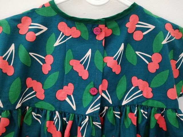 さくらんぼワンピース　見本 Amazon.co.jp: [アクシーズファム] さくらんぼ刺繍ワンピース