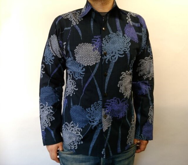 長袖和柄シャツ(菊花絣文様)の画像1枚目