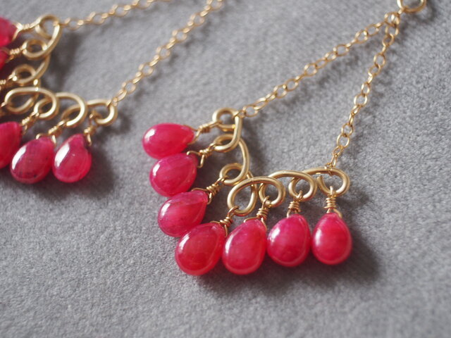 14kgf シャンデリアピアス♡ 14kgf ルビーたっぷりのシャンデリアピアス k14gf 豪華 贅沢 | iichi