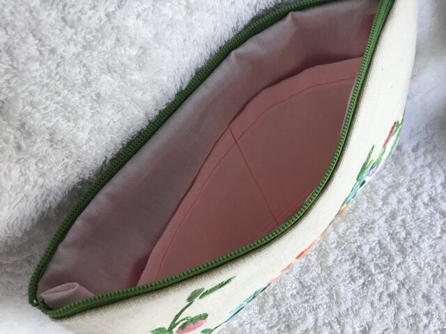 花刺繍のフラットポーチ～セピアパープル～ | iichi 日々の暮らしを