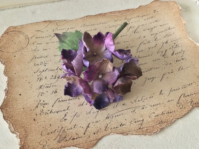 染め花の秋色紫陽花のコサージュ(パープル)の画像1枚目
