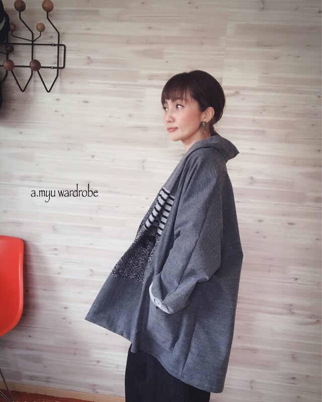 a.myu 新作✨ドルマン袖のパッチワーク ジャケットコートの画像1枚目