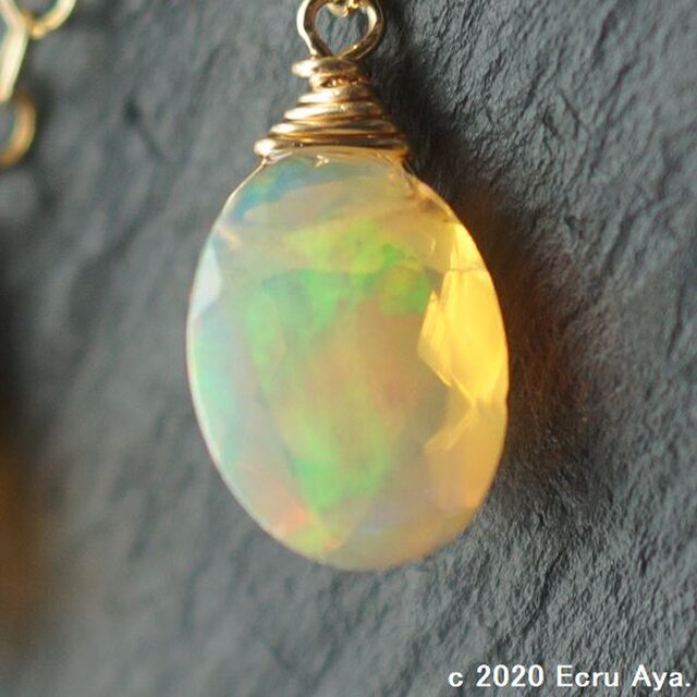 *山葡萄*宝石質エチオピア産プレシャスオパールAAAのピアス