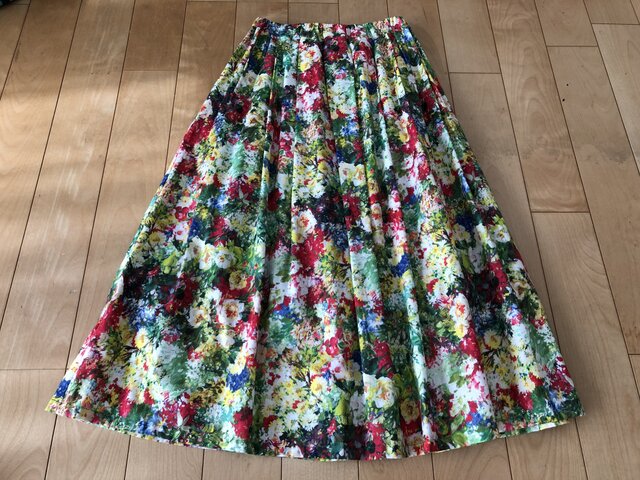 【SALE】マルチカラーの花スカート(エキストラファイン・グリーン)の画像1枚目