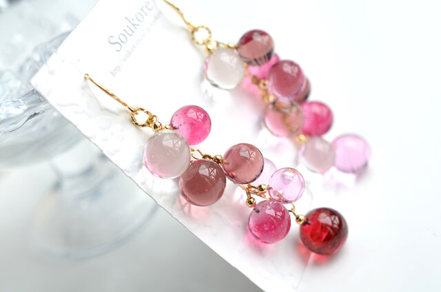 pink ballアシンメトリーピアス&イヤリング(ロングver.)の画像1枚目
