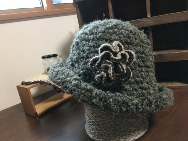 クロッシェ帽子 緑×茶 | iichi 日々の暮らしを心地よくする