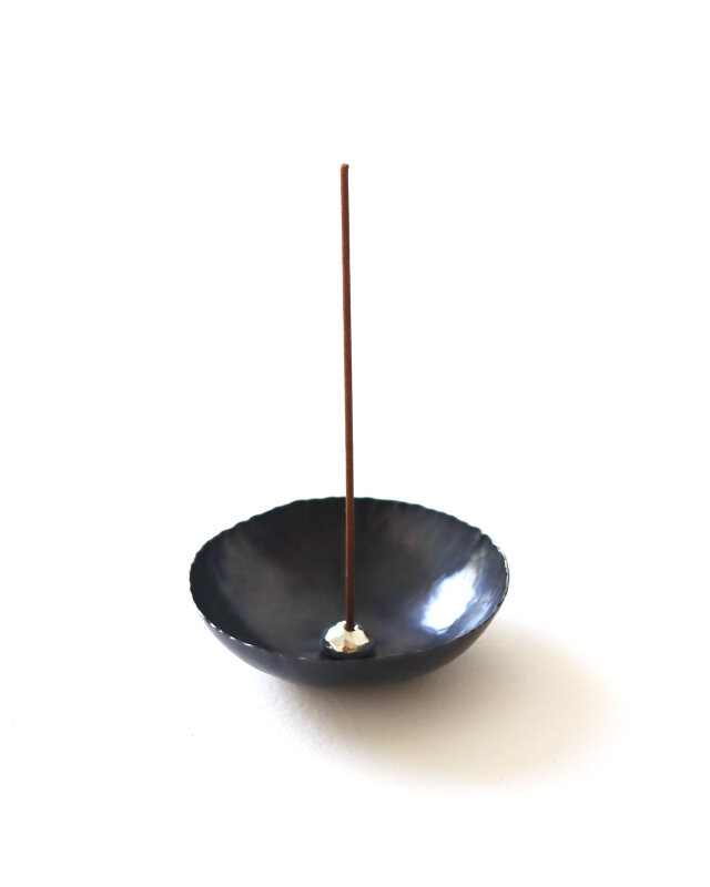 ころりとした錫のお香立て [ 香鉢 ] | iichi 日々の暮らしを心地よく