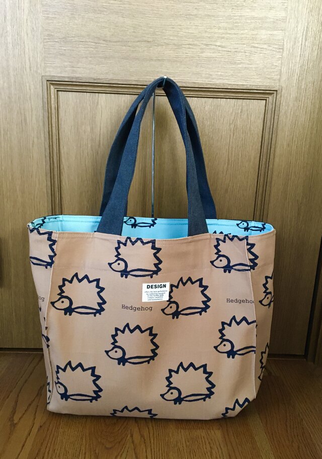 ハリネズミ柄・・たっぷり入るフリーバッグ(手提げ、肩掛け) | iichi