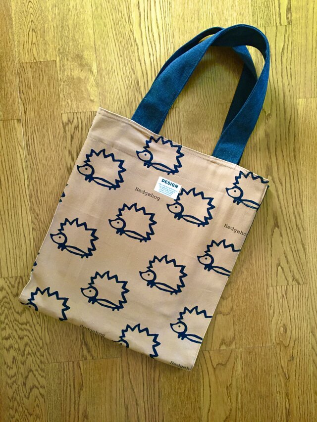 ハリネズミ柄・・たっぷり入るフリーバッグ(手提げ、肩掛け) | iichi