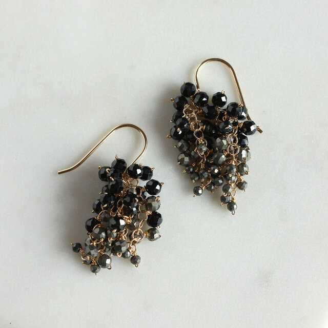 No. 860 ブラックスピネルとパイライトのピアス（long）