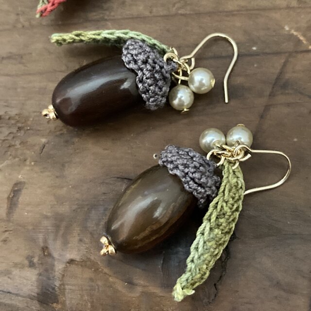 どんぐりのピアス　緑