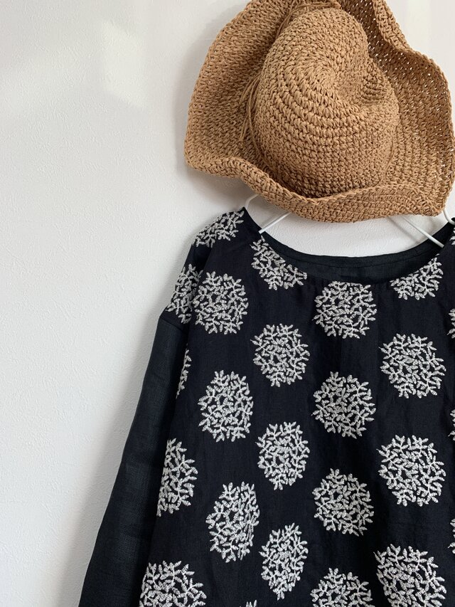 刺繍リネンプルオーバーの画像1枚目