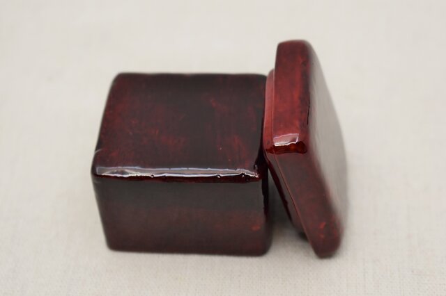 手彫小箱 マホガニー 赤漆黒漆溜塗 | iichi 日々の暮らしを心地よく