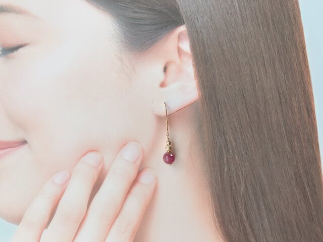 ラウンドコルゲート14kgf天然石ルビーピアス | iichi 日々の暮らしを