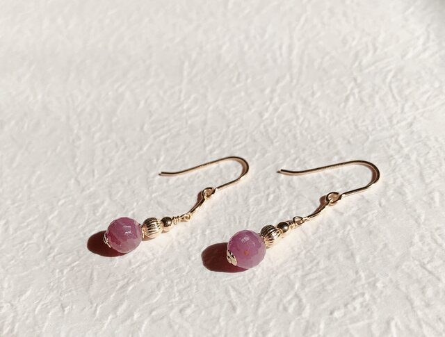 ラウンドコルゲート14kgf天然石ルビーピアス | iichi 日々の暮らしを