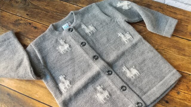 アルパカベビー グレー カーディガン KIDS> 100％ベビーアルパカ アルパカ柄カーディガン グレー
