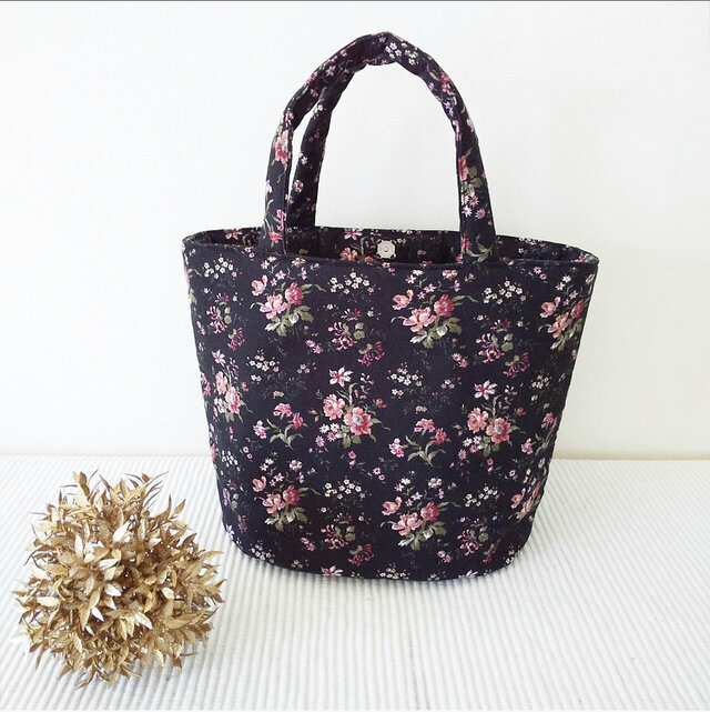 【送料380円】たっぷり入る❤︎花柄トートbagの画像1枚目