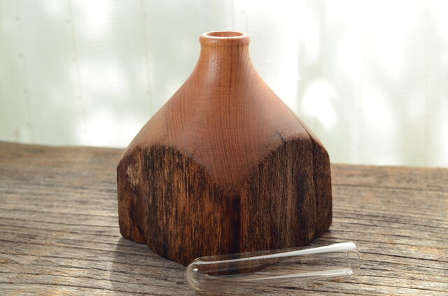 一輪挿し 「欅」その2 木を愛でる | iichi 日々の暮らしを心地よく