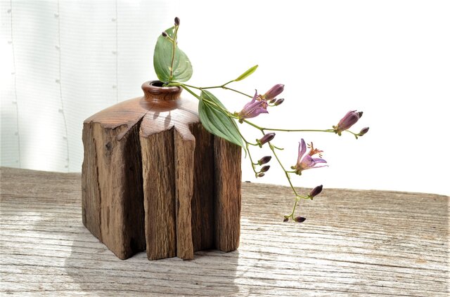 一輪挿し「欅」木を愛でる その3 | iichi 日々の暮らしを心地よくする