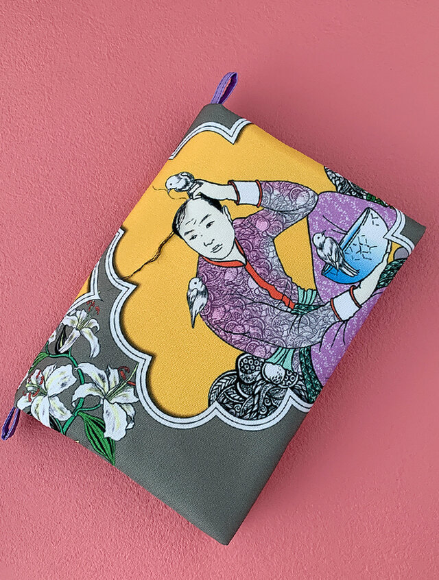 小物入れにもなるゆるふわ柄マスク用ポーチ（植毛刺繍タイプ）