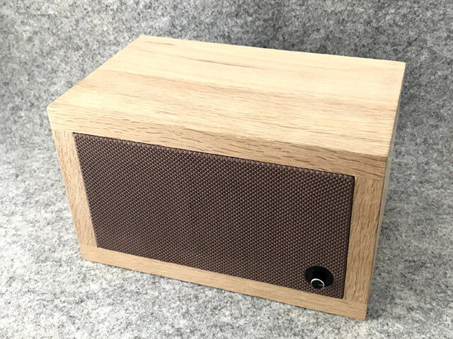 オーク材のアンプ内蔵スピーカー | iichi 日々の暮らしを心地よくする