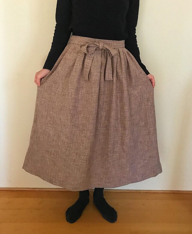 刺繍生地 前ベルト後ろゴム リボンベルト あなたサイズのギャザースカートの画像1枚目