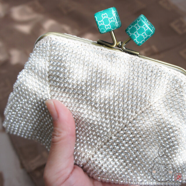 ばあば作☆☆さらに大きめ・ガラスビーズのがま口　(monogram・1337)