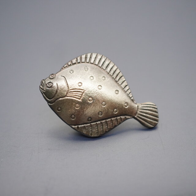 釣れたら嬉しい‼【ヒラメ】釣好き、お魚好きの心をくすぐるピンズ（全22種類）