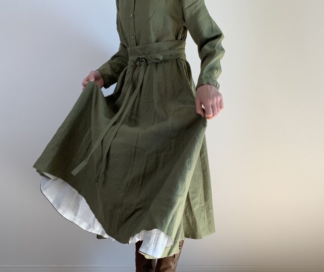 超特価セール 裾裏配色ポイント丸襟ワンピース カーキ色 人気ブランドを