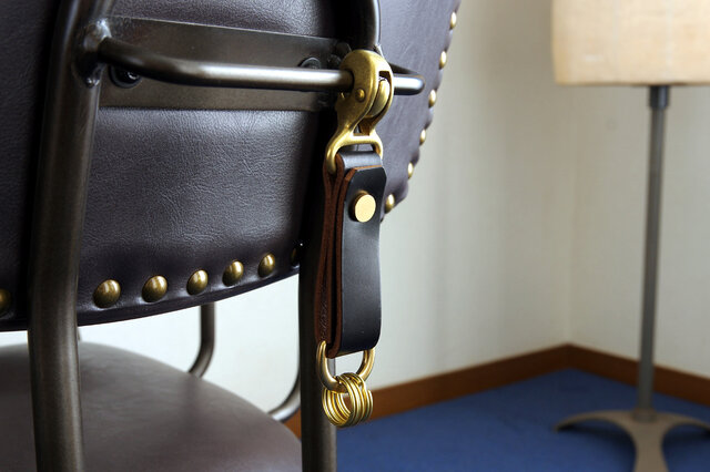 《HORWEEN CHROMEXCEL》ホーウィンクロムエクセル Brass Keyholder Smallの画像1枚目