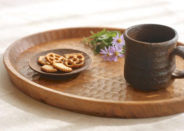 ハンドメイド　木彫り大型オーバルトレイ 再販]クルミの木彫りトレイ(楕円) | iichi 日々の暮らしを