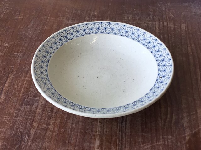 リム付深皿 染付麻紋の画像1枚目