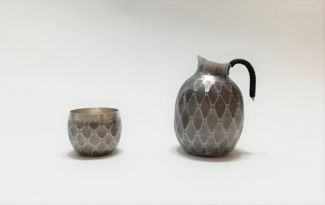 六角形 龍亀文様 錫製温酒器（酒壺）　真鍮取手付き　ビンテージ骨董 漏れなし塾生用（止水テスト済み）限定品＜珍品＞高級昇り龍サーバー壺